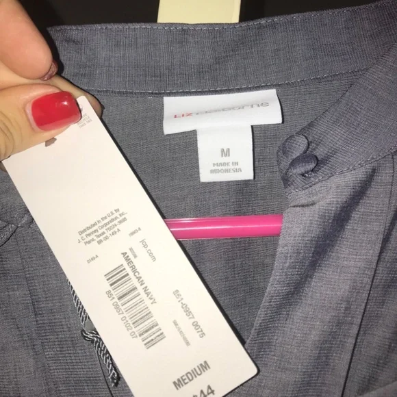 NWT Liz Claiborne blouse - Picture 2 of 2